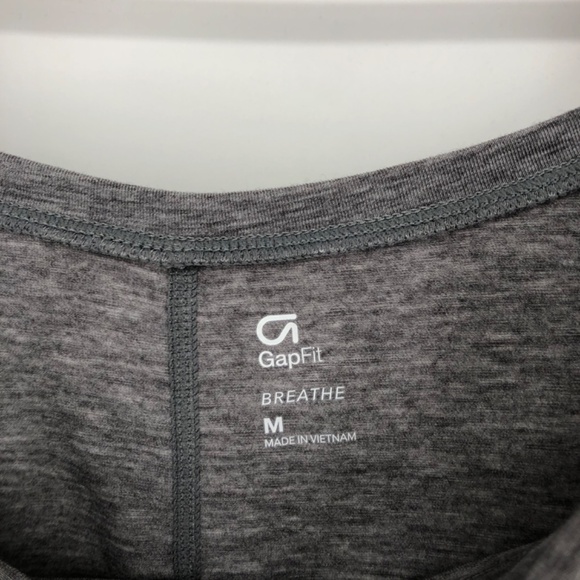 GapFit Breathe Womens Tee Size Medium Heather Gray Roll Sleeve Side Slit Workout - Picture 6 of 14